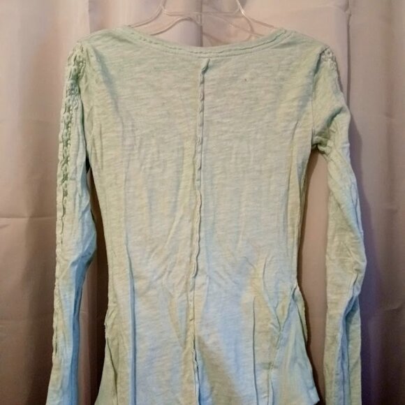 FREE PEOPLE Shell Lace Henley T-shirt Top XS Blue Scoop neck blouse Boho Long Sl - Picture 7 of 9